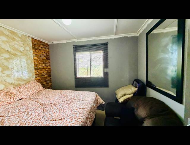 2 BEDROOM HOUSE FOR SALE IN WESTRIDGE